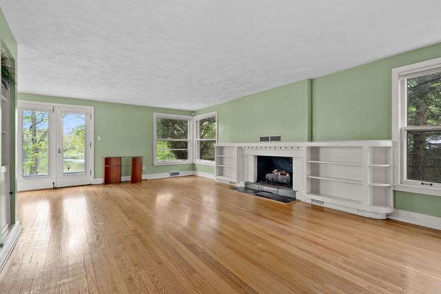 120 Shadywood Lane, Battle Creek, MI 49015
