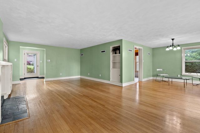 120 Shadywood Lane, Battle Creek, MI 49015