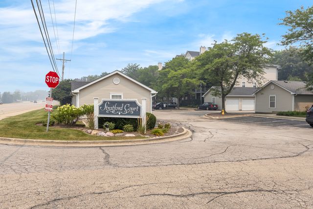 3275 Stratford Court 2-C, Lake Bluff, IL 60044