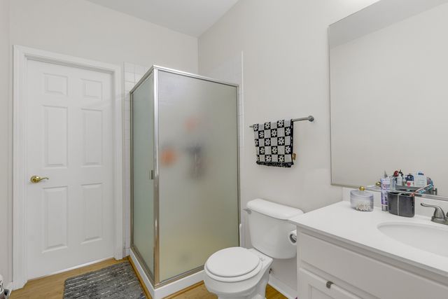 3275 Stratford Court 2-C, Lake Bluff, IL 60044