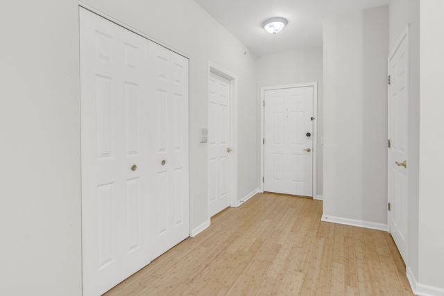 3275 Stratford Court 2-C, Lake Bluff, IL 60044