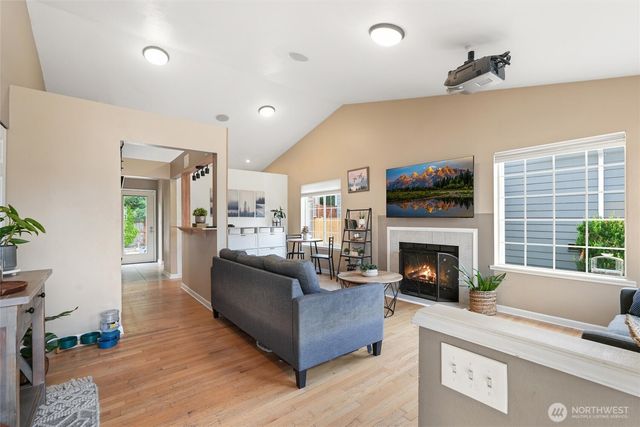 22926 SE 280th Place, Maple Valley, WA 98038