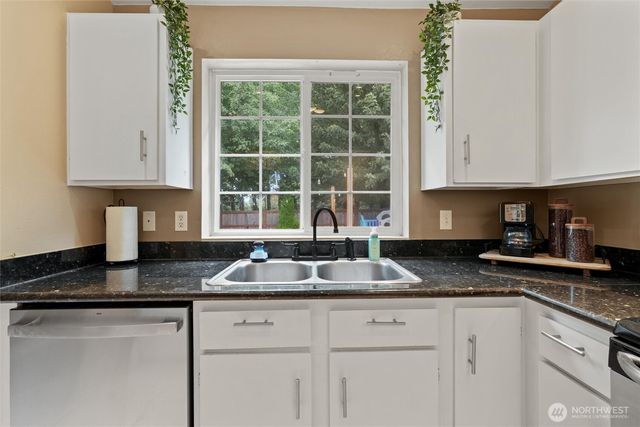 22926 SE 280th Place, Maple Valley, WA 98038