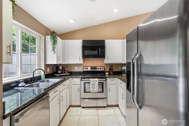 22926 SE 280th Place, Maple Valley, WA 98038