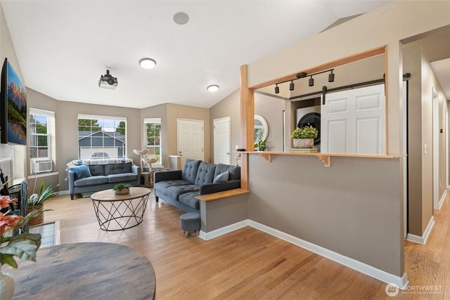 22926 SE 280th Place, Maple Valley, WA 98038
