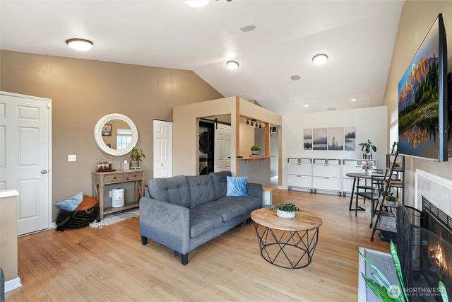 22926 SE 280th Place, Maple Valley, WA 98038