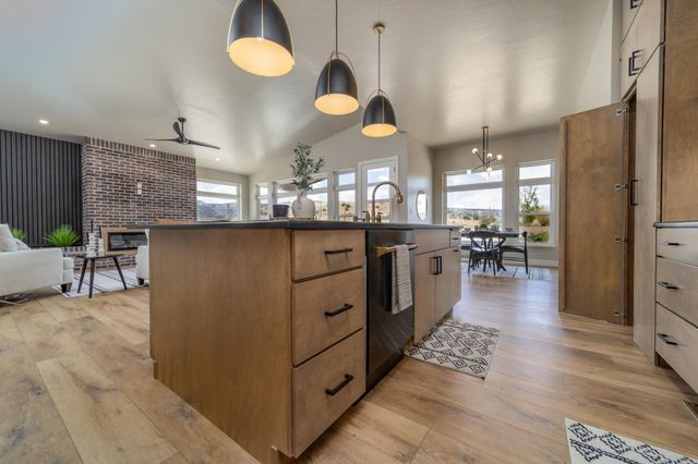 2260 Pyramid Peak Loop, Grand Junction, CO 81507