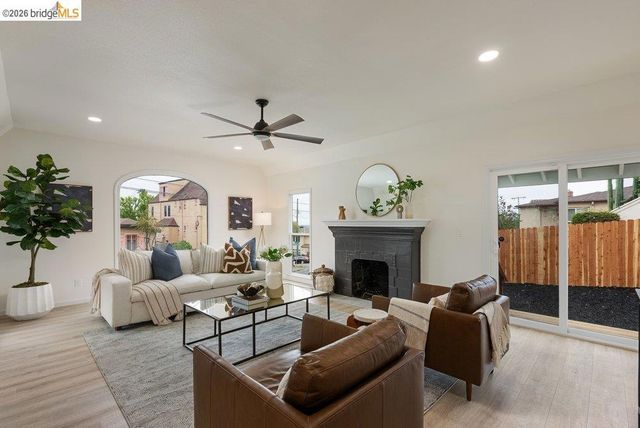 3311 Kingsland Ave, Oakland, CA 94619