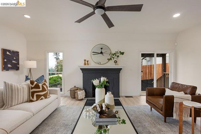 3311 Kingsland Ave, Oakland, CA 94619