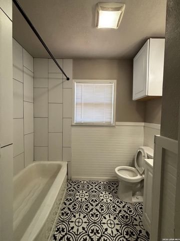 1615 Lee Hall, San Antonio, TX 78201