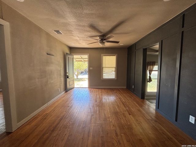 1615 Lee Hall, San Antonio, TX 78201