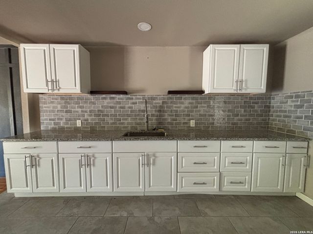 1615 Lee Hall, San Antonio, TX 78201