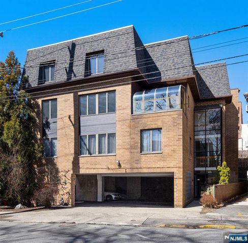 319 Gorge Road 6, Cliffside Park, NJ 07010