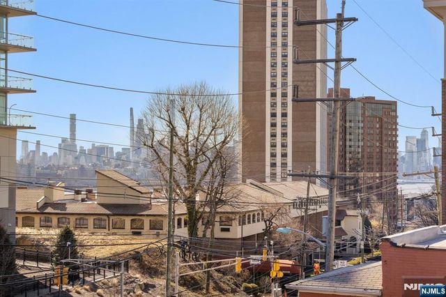 319 Gorge Road 6, Cliffside Park, NJ 07010