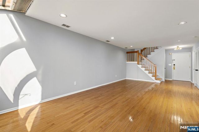 319 Gorge Road 6, Cliffside Park, NJ 07010