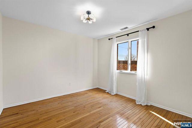 319 Gorge Road 6, Cliffside Park, NJ 07010