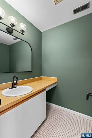 319 Gorge Road 6, Cliffside Park, NJ 07010