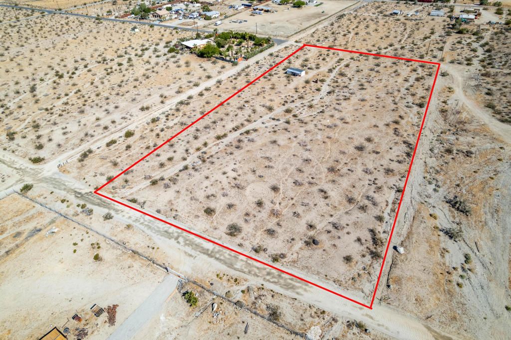 Image 21 of property listing at 16600 Aqueduct Road, Sky Valley, CA 92241