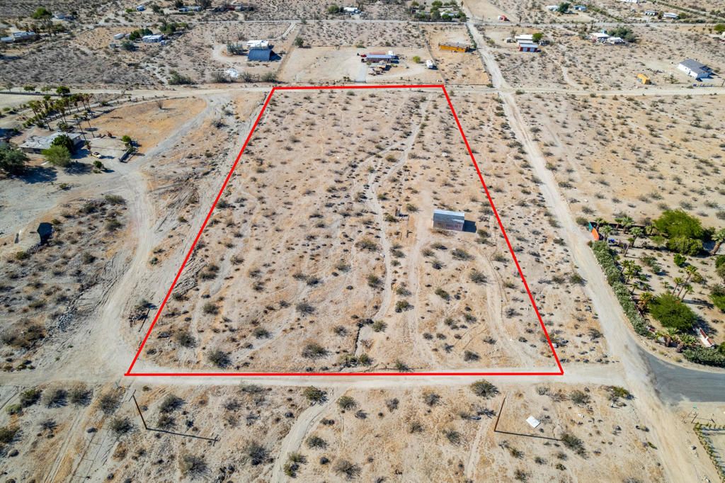 Image 7 of property listing at 16600 Aqueduct Road, Sky Valley, CA 92241