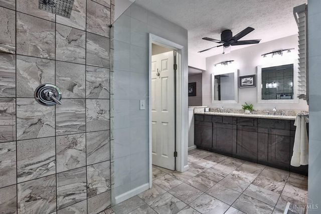 679 Candleridge Drive, Delhi Twp, OH 45233