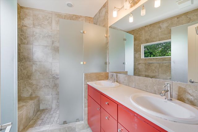 2822 Wooldridge DR B, Austin, TX 78703