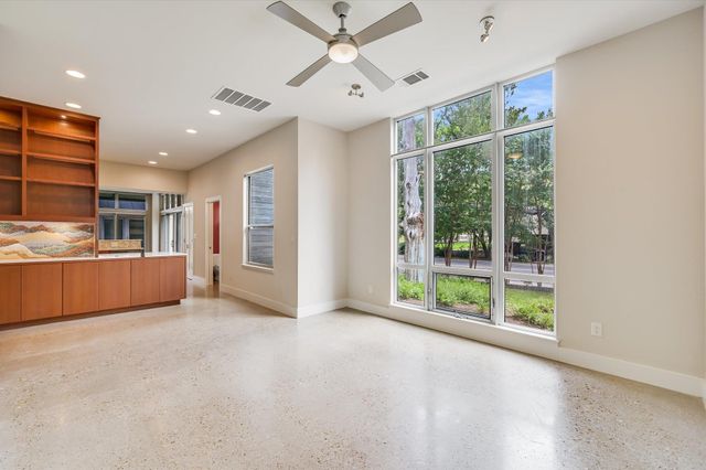 2822 Wooldridge DR B, Austin, TX 78703