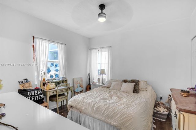 2615 Collins Ave 21, Miami Beach, FL 33140