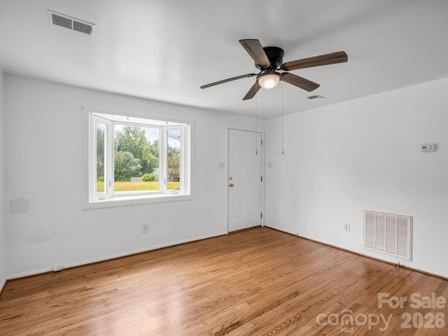 617 Harris Henrietta Road, Forest City, NC 28043