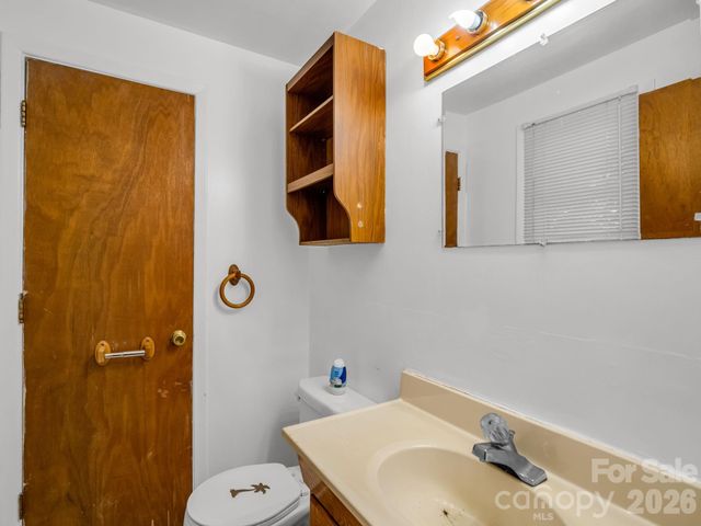 617 Harris Henrietta Road, Forest City, NC 28043