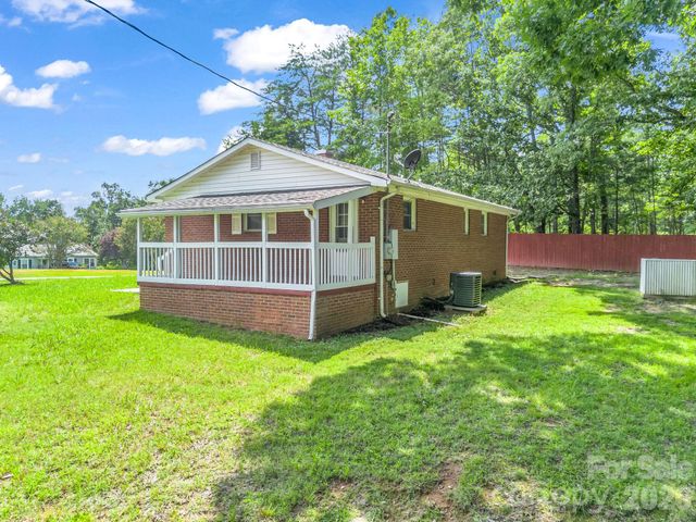 617 Harris Henrietta Road, Forest City, NC 28043