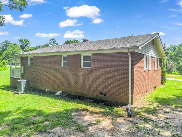 617 Harris Henrietta Road, Forest City, NC 28043