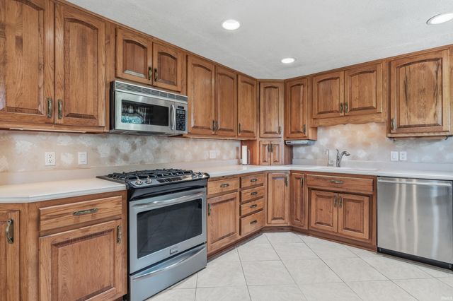13810 Lafayette Center Road, Roanoke, IN 46783