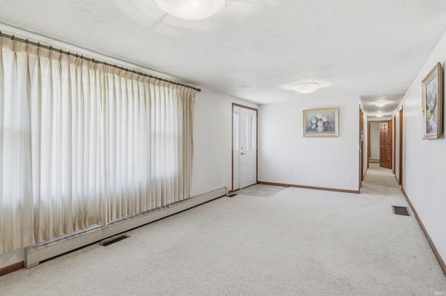 13810 Lafayette Center Road, Roanoke, IN 46783