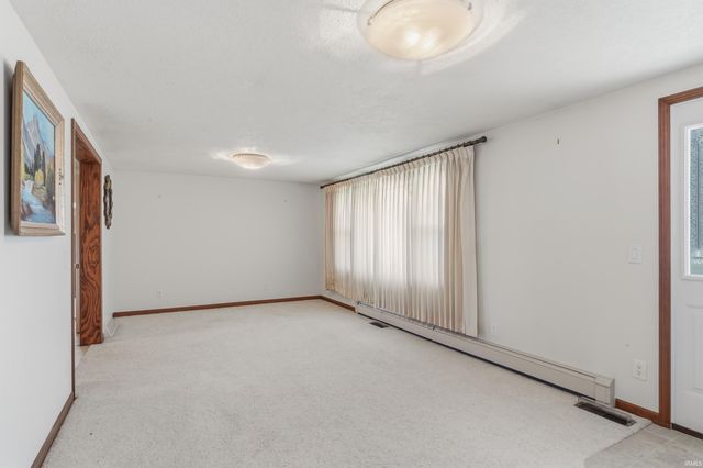 13810 Lafayette Center Road, Roanoke, IN 46783
