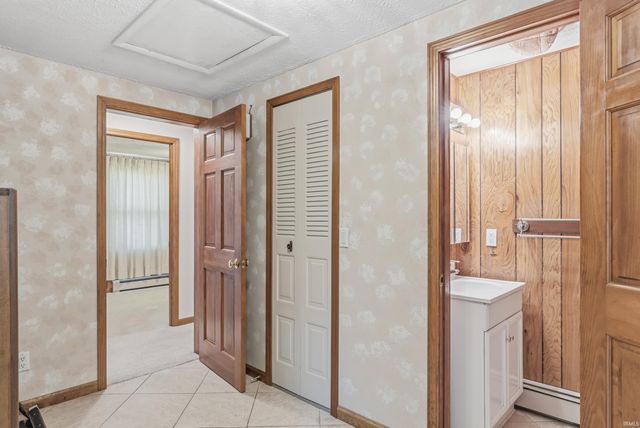 13810 Lafayette Center Road, Roanoke, IN 46783