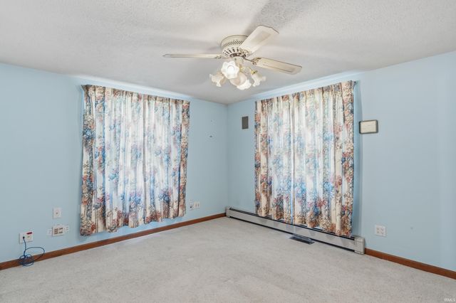 13810 Lafayette Center Road, Roanoke, IN 46783