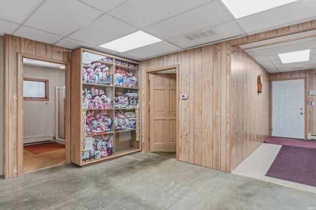 13810 Lafayette Center Road, Roanoke, IN 46783