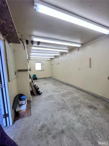 13810 Lafayette Center Road, Roanoke, IN 46783