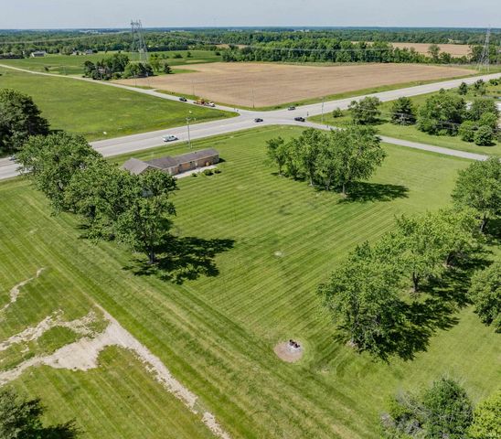 13810 Lafayette Center Road, Roanoke, IN 46783