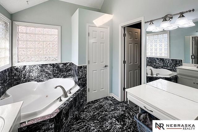 2924 Blackhawk Circle, Bellevue, NE 68123