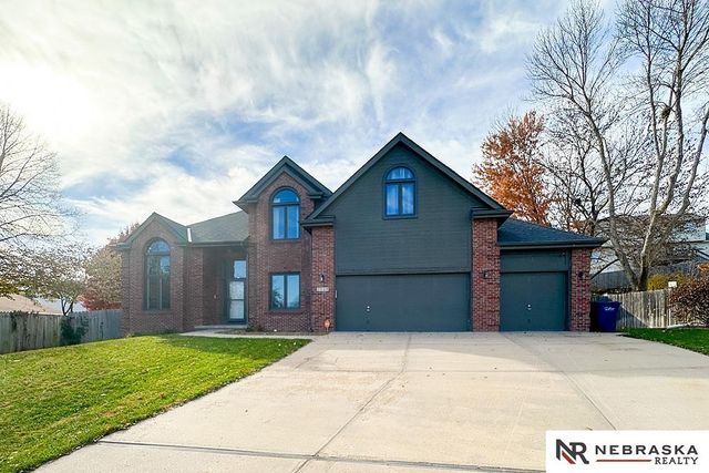 2924 Blackhawk Circle, Bellevue, NE 68123
