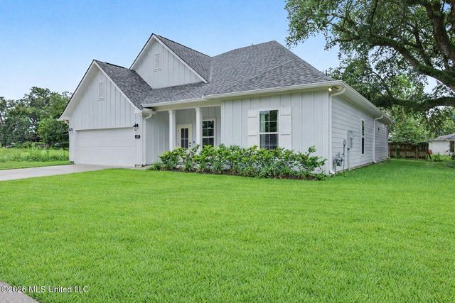 127 Le Moyne Street, Bay Saint Louis, MS 39520