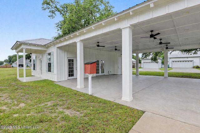 127 Le Moyne Street, Bay Saint Louis, MS 39520
