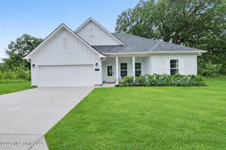 127 Le Moyne Street, Bay Saint Louis, MS 39520