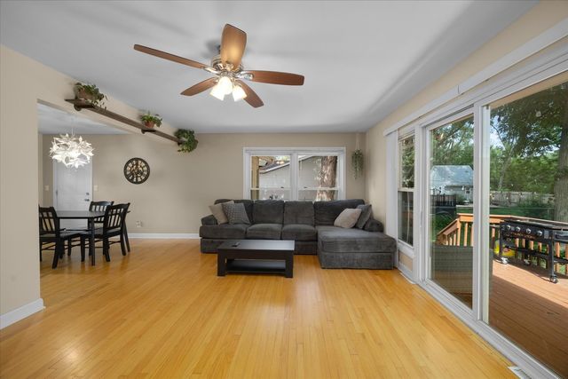 4606 Willow Lane, Mchenry, IL 60050