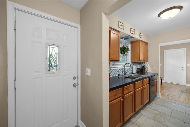 4606 Willow Lane, Mchenry, IL 60050