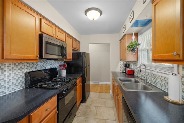 4606 Willow Lane, Mchenry, IL 60050