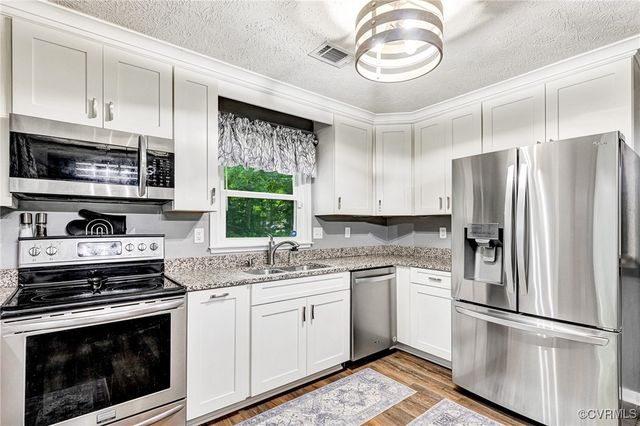 7100 Deer Thicket Dr, Midlothian, VA 23112