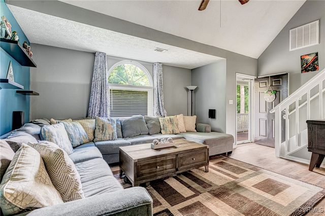7100 Deer Thicket Dr, Midlothian, VA 23112