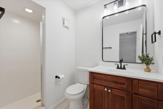 8750 Park Lane 11, Dallas, TX 75231
